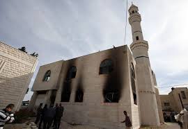 PALESTINA. Colonos ligados a la extrema derecha israelí incendian una mezquita en Cisjordania