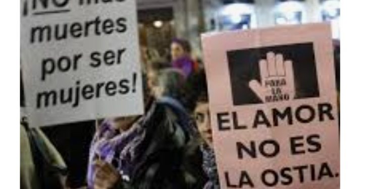 La ministra de Igualdad acudió a las dos manifestaciones feministas de Madrid