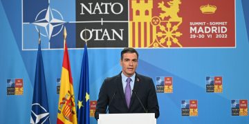 El gobierno progre se enorgullece y felicita porque dice que EE.UU le ha reconocido el compromiso de España con la OTAN