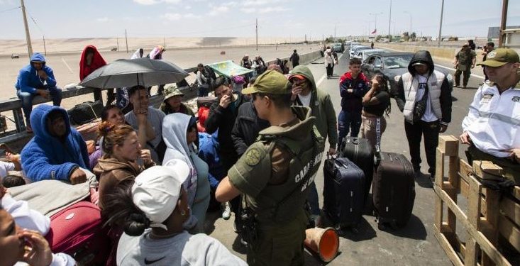 CHILE. Comienza un éxodo hacia el Perú de emigrantes ante la posibilidad de que la extrema derecha gane la presdencia