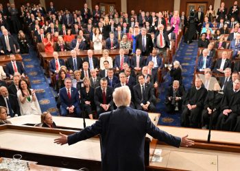 DAMIEN VOLKOV. Knéset, 13 de octubre: ovaciones al matón, tregua frágil y un guion imperial en piloto automático