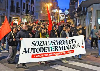 EHKS reunió en Durango a miles de personas para reivindicar el socialismo y la autodeterminación