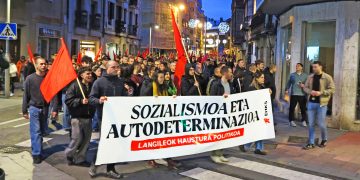 EHKS reunió en Durango a miles de personas para reivindicar el socialismo y la autodeterminación