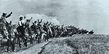G. JUNCALES. Extremadura. Las grietas en el patio trasero
