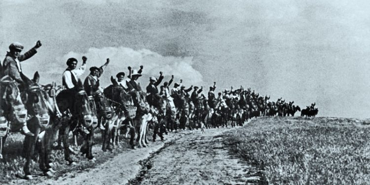 G. JUNCALES. Extremadura. Las grietas en el patio trasero