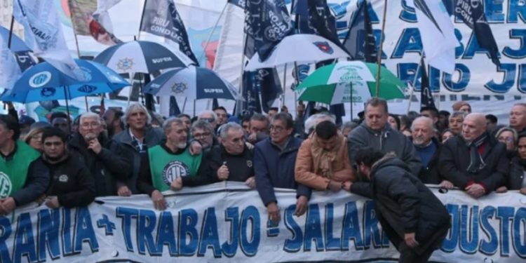 ARGENTINA. Despidos masivos y degradación de salarios