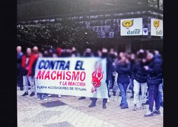 CJS se concentra ante la Clínica Dator de Madrid para hacer frente a los antiabortistas (vídeo)