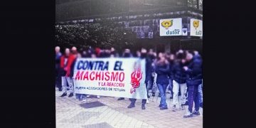 CJS se concentra ante la Clínica Dator de Madrid para hacer frente a los antiabortistas (vídeo)