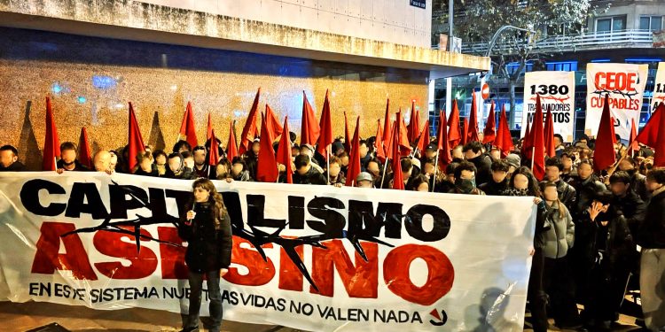 CJS se concentró frente a la sede de la CEOE para denunciar las muertes en el trabajo (+ vídeo)