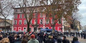 Comunicado de solidaridad ante el desalojo del centro social Askatasuna de Turín e info