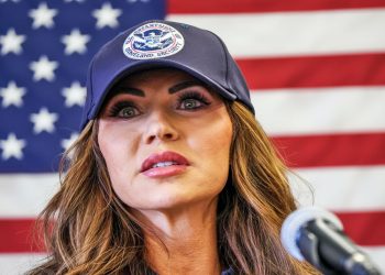 EE.UU. Kristi Noem recomendará que “asesinos y sanguijuelas” de varios países no puedan entrar a yanquilandia