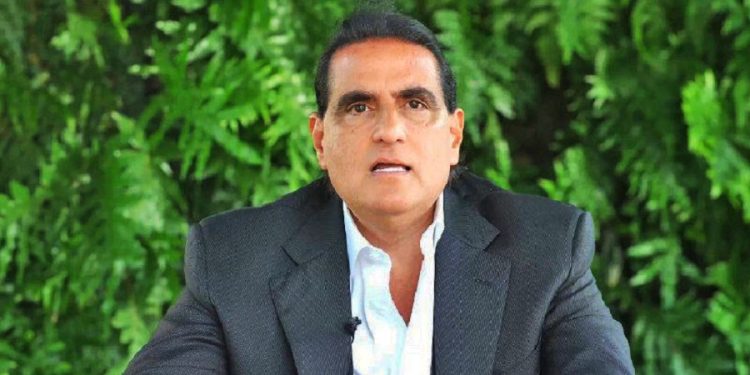 ALEX SAAB. Colombia no necesita más predicadores. Necesita menos hipocresía y más carácter