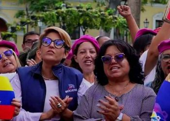 Aunque para los perversos ojos de falsimedia no existan, las movilizaciones por Maduro y Flores se suceden todos los días