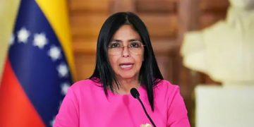 En directo TELESUR informando desde Caracas. TSJ ordenó a Delcy Rodríguez asumir la Presidencia de la República de Venezuela