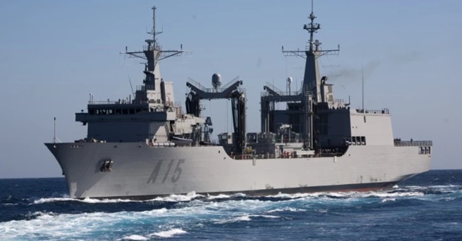 El gobierno español inquieto ante la información de haber suministrado combustible a un barco de EE.UU próximo a Groenlandia