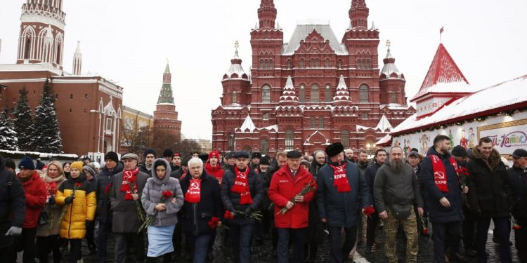 RUSIA. Comunistas recuerdan y homenajean a Lenin en el aniversario de su fallecimiento