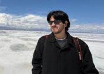 La Policía Nacional detiene en Sevilla a un periodista salvadoreño por orden de Bukele