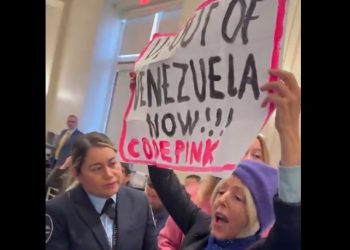 OEA. Interrumpen la intervención del representante yanqui (Video)