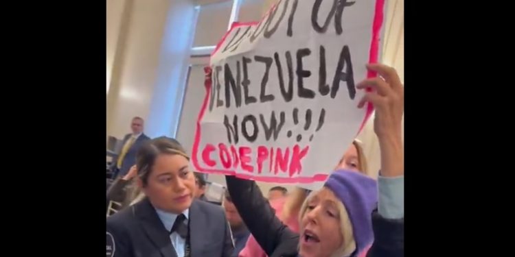 OEA. Interrumpen la intervención del representante yanqui (Video)