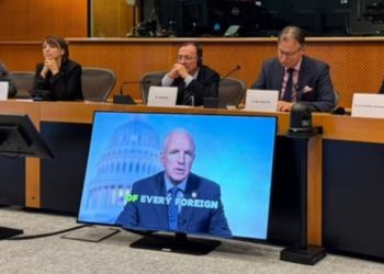 La extrema derecha y sus palmeros realizan en el parlamento europeo un acto contra Cuba