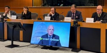 La extrema derecha y sus palmeros realizan en el parlamento europeo un acto contra Cuba