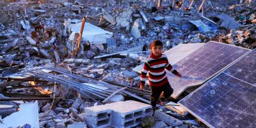 Así destruyó el ejército sionista sistemas de energía solar en Gaza con el objetivo de agravar la crisis humanitaria