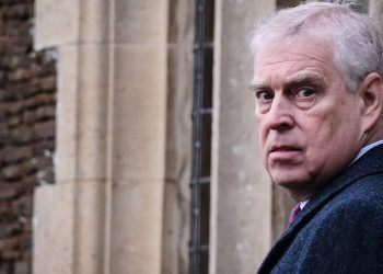 REINO UNIDO. Detienen al ex príncipe Andrés, hermano del rey Carlos III (11 horas después ha sido puesto en libertad)