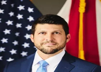 EE.UU. El Fiscal general de Florida amenaza a los comunistas por defender la soberanía de Cuba