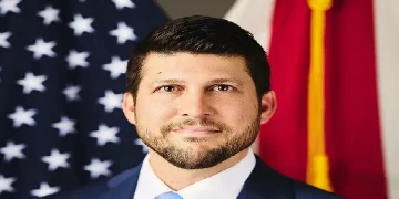 EE.UU. El Fiscal general de Florida amenaza a los comunistas por defender la soberanía de Cuba