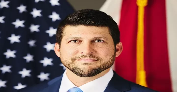 EE.UU. El Fiscal general de Florida amenaza a los comunistas por defender la soberanía de Cuba