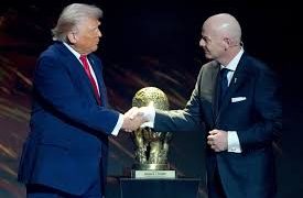 Los capos del fútbol salen a defender a Trump: le dan el Premio de la Paz y condenan la campaña de boicot al mundial en EE.UU