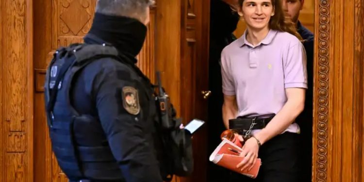 Se dio a conocer la sentencia contra la militante antifascista Maja T.