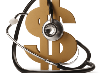 La sanidad privada hace caja: Sube tarifas y expulsa a los pacientes mayores o con enfermedades crónicas