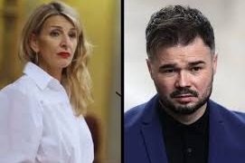 A Rufián le susurran al oído, pero no es Yolanda