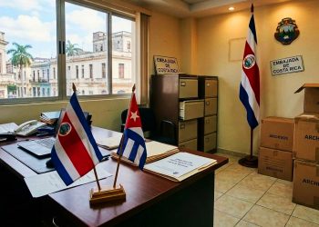 COSTA RICA cede a las presiones de EE.UU. y cierra su Embajada en La Habana