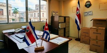 COSTA RICA cede a las presiones de EE.UU. y cierra su Embajada en La Habana