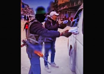 Las Brigadas Al-Qassam distribuyen en Gaza agua y dátiles a personas en ayunas (vídeo)