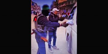 Las Brigadas Al-Qassam distribuyen en Gaza agua y dátiles a personas en ayunas (vídeo)