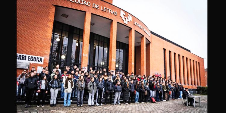 KARLA PISANO. Criminalización en las Universidades