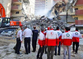 EE.UU./ISRAEL causan graves daños en el edificio de la Media Luna Roja en Mahabad, Irán