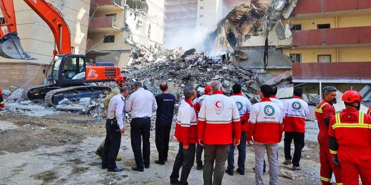 EE.UU./ISRAEL causan graves daños en el edificio de la Media Luna Roja en Mahabad, Irán