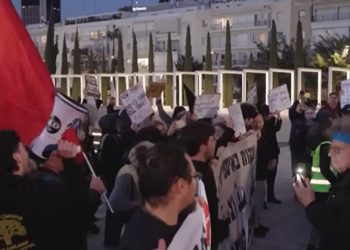 ISRAEL. Militantes de extrema derecha irrumpen en Tel Aviv en una protesta contra la guerra