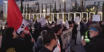 ISRAEL. Militantes de extrema derecha irrumpen en Tel Aviv en una protesta contra la guerra