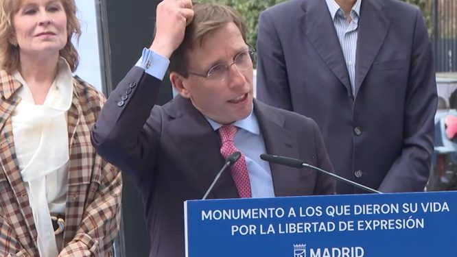 Observen la puntería de una paloma sobre el Alcalde de Madrid (Video)