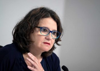 Quince años como parlamentaria le parecieron pocos y Oltra vuelve