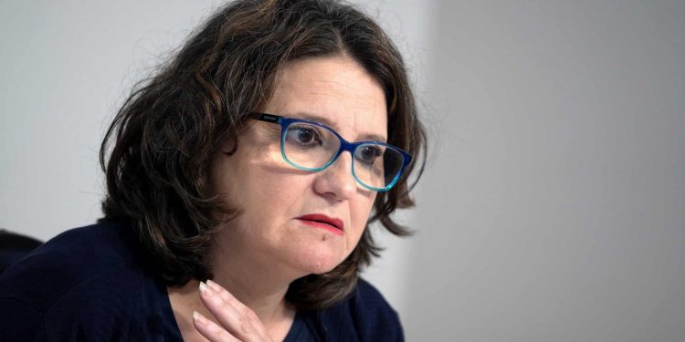 Quince años como parlamentaria le parecieron pocos y Oltra vuelve