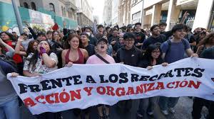 CHILE. Estudiantes toman las calles contra los recortes salvajes del nuevo gobierno