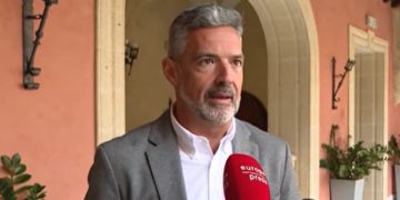 Escuchen al Alcalde «socialista» de Rota defendiendo el uso de la base yanqui