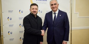 IRÁN confirma que Ucrania es «objetivo legítimo» por su ayuda a Israel: (y Zelensky con el hijo del Sha…)
