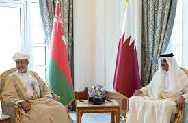 A Sánchez le duró poco el progresismo: le transmitió al sultán de Qatar y al emir de Omán su apoyo